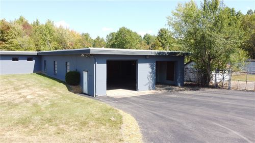 10 Rhoda St, Farrell, PA, 16121-2404 | Card Image