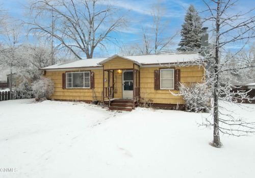 238 4th St Nw, Tioga, ND, 58852-7533 | Card Image