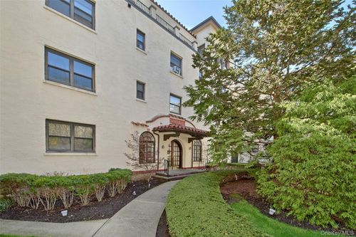 203w-314 Livingston Ave, Mamaroneck, NY, 10543-3573 | Card Image