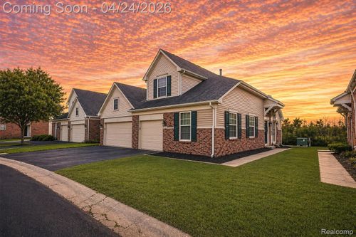 150 Legacy Park Cir, Dearborn Heights, MI, 48127-3485 | Card Image