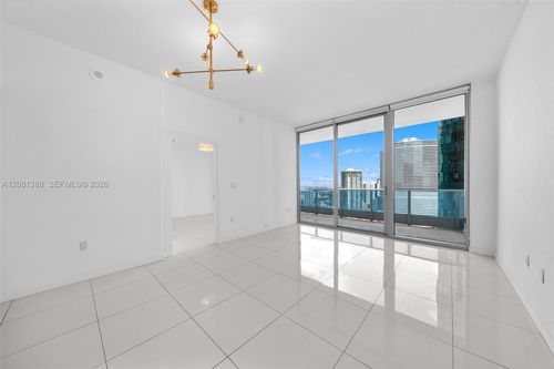 4409-200 Biscayne Boulevard Way, Miami, FL, 33131-2154 | Card Image