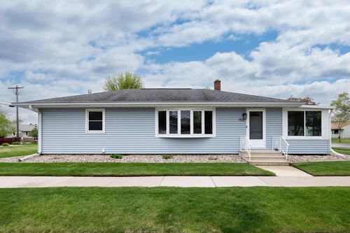 1102 Lake Street, Onalaska, WI, 54650 | Card Image