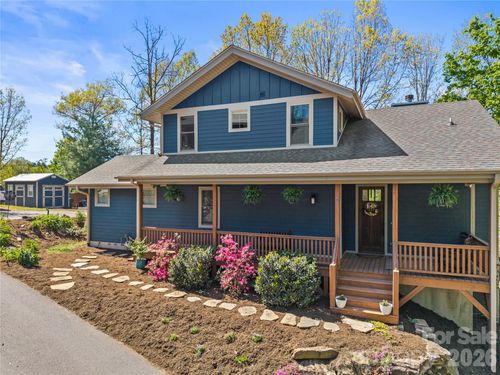 9 Elkmont Dr, Asheville, NC, 28804-1315 | Card Image
