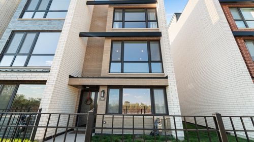 unit-6-3124 S Benson St, CHICAGO, IL, 60608-7060 | Card Image