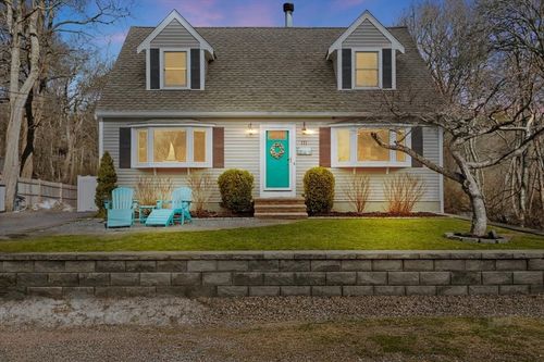 111 Pinecrest Beach Dr, East Falmouth, MA, 02536-4725 | Card Image