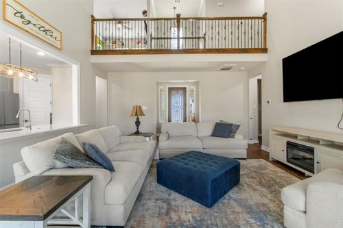 13510 Fallbrook Cir, Mont Belvieu, TX, 77535-1237 | Card Image