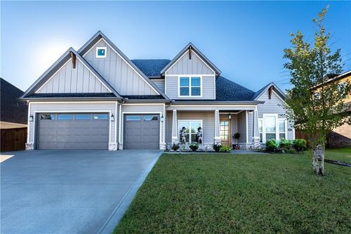 417 Ne Royce Loop, Bentonville, AR, 72712-3352 | Card Image