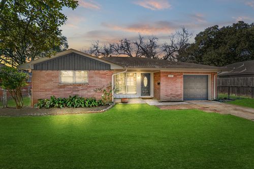 610 S Belknap St, Sugar Land, TX, 77478-3210 | Card Image