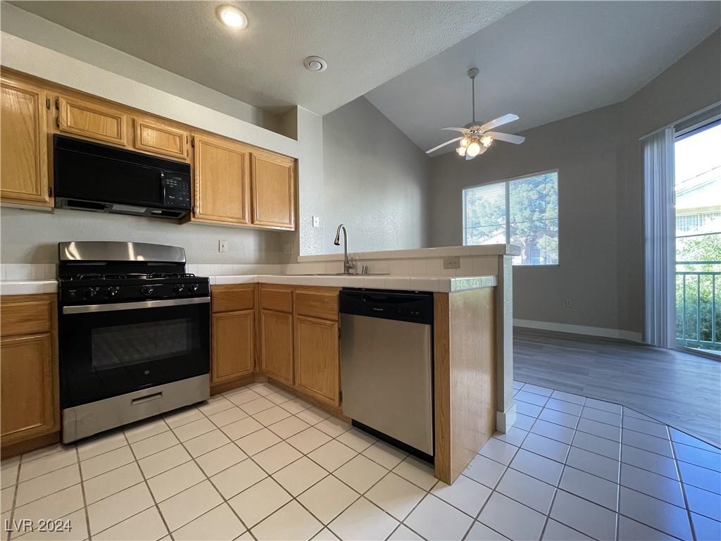 2079 5155 Tropicana Avenue, For Rent in Las Vegas Zoocasa