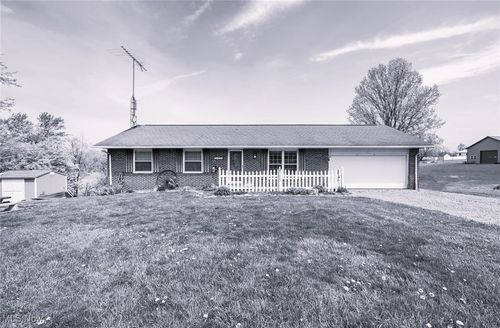 24886 Sherman St, Homeworth, OH, 44634-9727 | Card Image