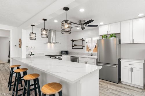 125 Cedar St, Henderson, NV, 89015-6306 | Card Image
