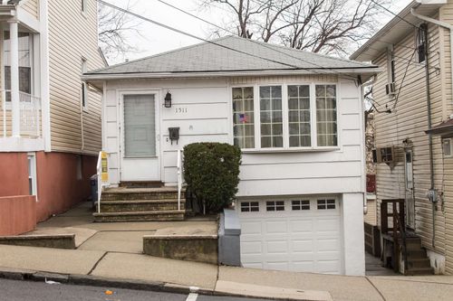 1511 80th St, North Bergen, NJ, 07047-4129 | Card Image