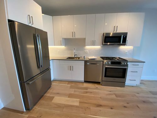 402-420 W Broadway, Boston, MA, 02127-4807 | Card Image