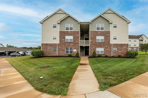 1523 Piedmont Cir, Saint Peters, MO, 63304-5688 | Card Image