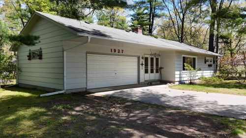 1927 Chippewa St, Traverse City, MI, 49686-3004 | Card Image
