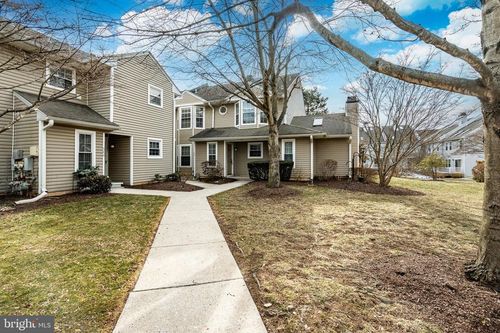 24j-542 Astor Sq, WEST CHESTER, PA, 19380-1730 | Card Image