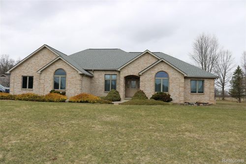 4678 Trails End, Lapeer, MI, 48446-2893 | Card Image