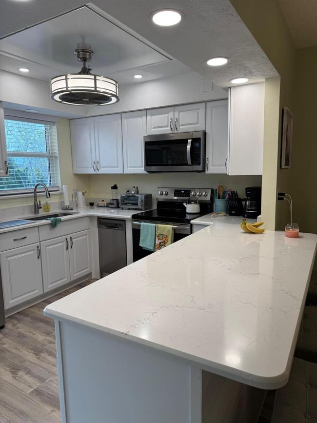 APT-110202 - 2950 Se Ocean Blvd, Condo with 2 bedrooms, 2 bathrooms and null parking in Stuart FL | Image 5