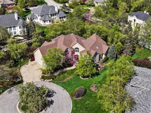 1745 Sundrop Cir, Highland Park, IL, 60035-5518 | Card Image