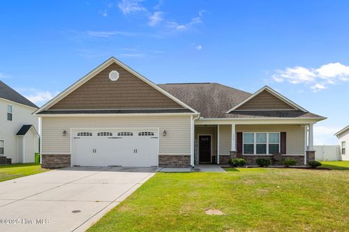 573 Villa Grande Dr, Winterville, NC, 28590-8073 | Card Image