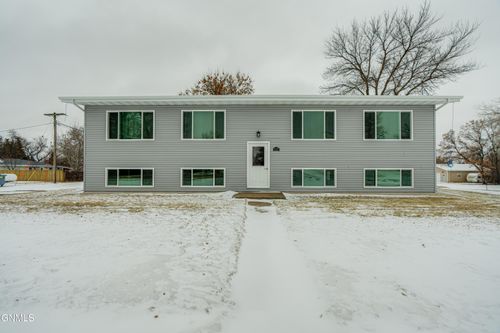 117 3rd Street, Center, ND, 58530 | Card Image