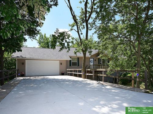203 W 19th St, Hastings, NE, 68901-2630 | Card Image