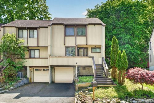 11 Rockledge Dr, Suffern, NY, 10901-4646 | Card Image