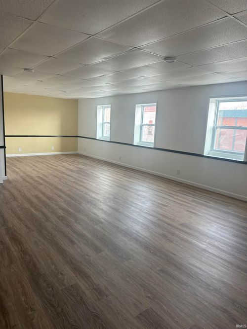 apt-4-104 1/2 W Michigan St, Lagrange, IN, 46761-1864 | Card Image