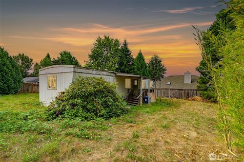 19043 106th Ave Se, Renton, WA, 98055-6403 | Card Image