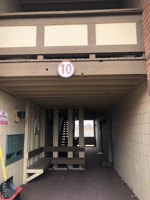 apt-e-10 Fairways Cir, Saint Charles, MO, 63303-3327 | Card Image