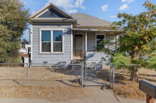 130 E 4th Street, Hanford, CA, 93230 | Card Image