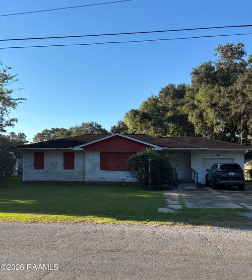 1304 Maude Ave, Abbeville, LA, 70510-6975 | Card Image