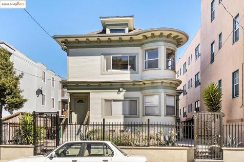 548 37th St, Oakland, CA, 94609-2859 | Card Image