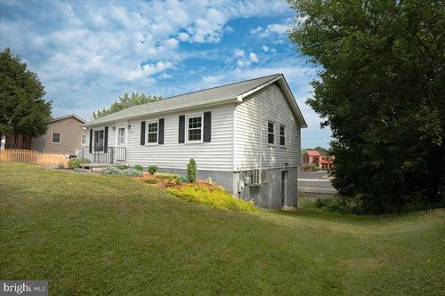 102 Linwood Ct, STEPHENS CITY, VA, 22655-2921 | Card Image