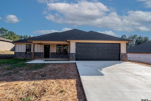 612 E Giles St, Troup, TX, 75789-1210 | Card Image