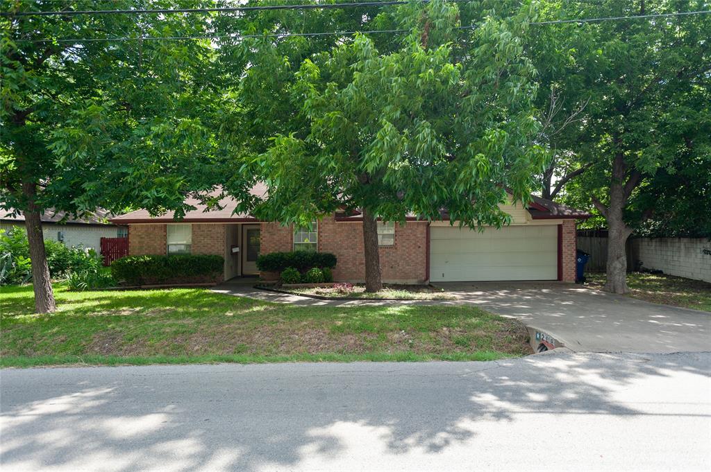 John Arden Dr, Waxahachie, TX 75165