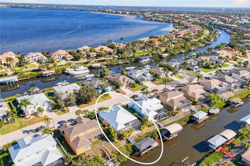 3712 5th Ave Ne, BRADENTON, FL, 34208-5082 | Card Image