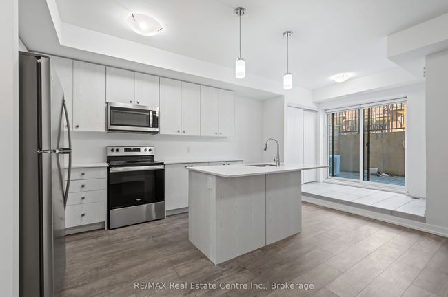 E8 - 20 Palace St, Condo with 2 bedrooms, 2 bathrooms and 1 parking in Kitchener ON | Image 6