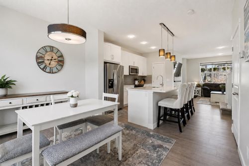 267 Sundown Rd, Cochrane, AB, T4C2R3 | Card Image