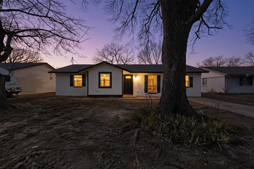 4813 Pebbleridge Dr, Balch Springs, TX, 75180-3719 | Card Image