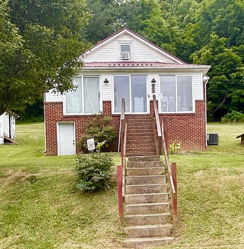 556 Swords Creek Rd, Honaker, VA, 24260-7070 | Card Image