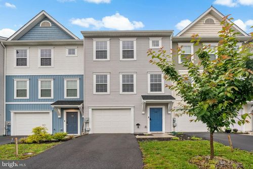 132 Furlong Way, MARTINSBURG, WV, 25404-1170 | Card Image