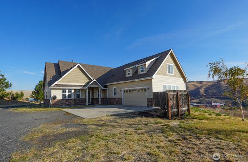 239 Patit Rd, Dayton, WA, 99328-9706 | Card Image