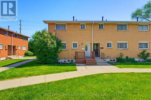 7-161 Berkindale Dr, Hamilton, ON, L8E1M6 | Card Image