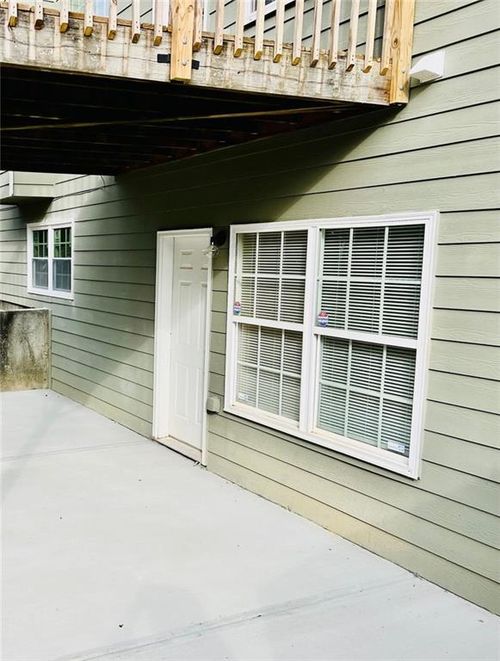 4001 Oak Field Dr, Loganville, GA, 30052-8177 | Card Image