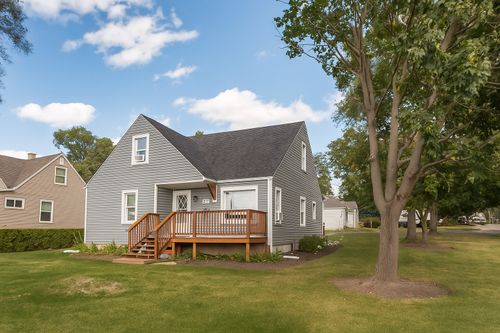 1813 Tomahawk Trl, Round Lake Heights, IL, 60073-1165 | Card Image