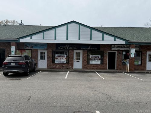 117 Main St, East Islip, NY, 11730-2329 | Card Image