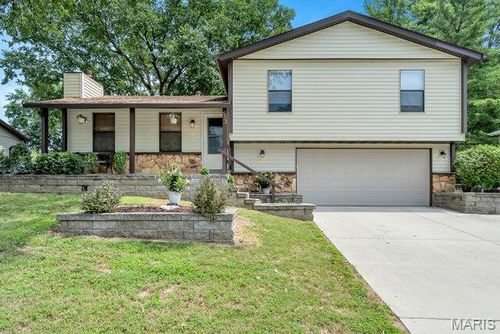 532 Chele Dr, Saint Charles, MO, 63304-5533 | Card Image