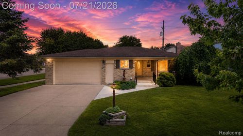 34398 Greentrees Rd, Sterling Heights, MI, 48312-5645 | Card Image