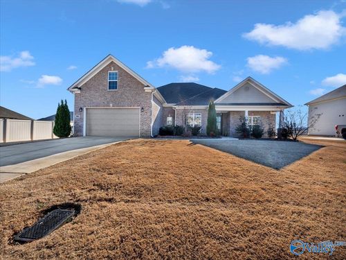 106 Shields Lake Dr, Huntsville, AL, 35811-8137 | Card Image